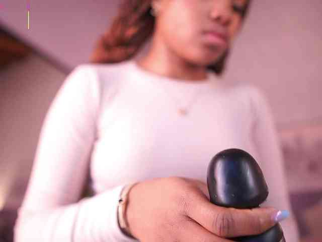 AriaFoster webcam