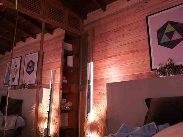 AriaFoster webcam