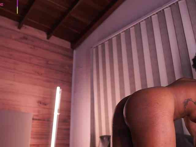 AriaFoster webcam