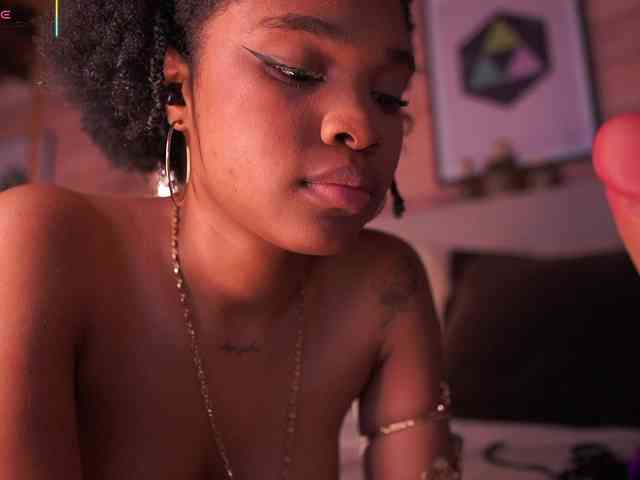 AriaFoster webcam