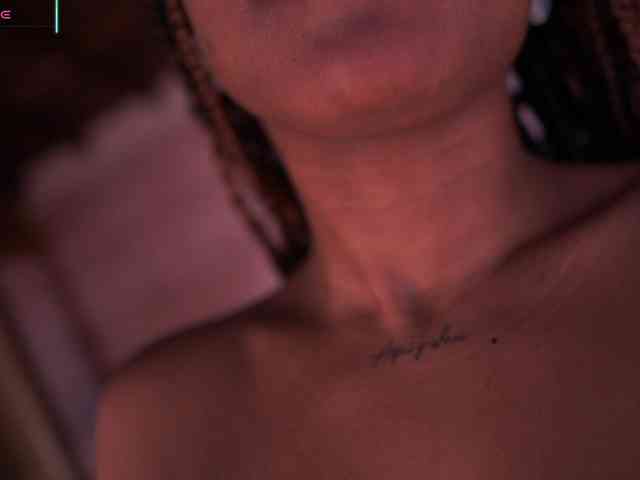AriaFoster webcam