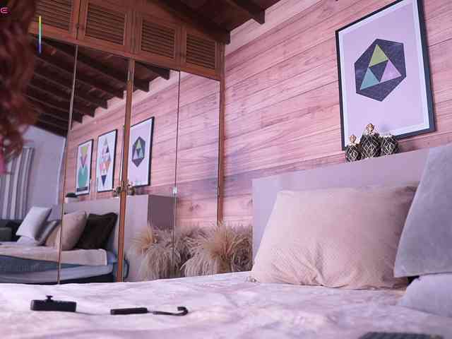 AriaFoster webcam