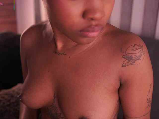 AriaFoster webcam
