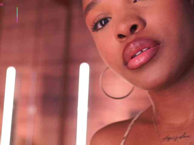 AriaFoster webcam