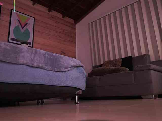 AriaFoster webcam