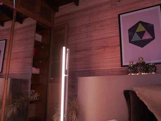 AriaFoster webcam