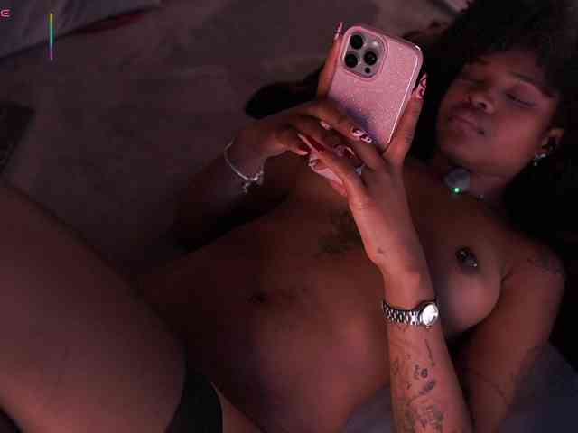 AriaFoster webcam