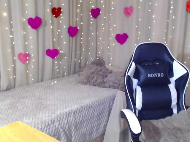 JillStevens's BongaCams show and profile