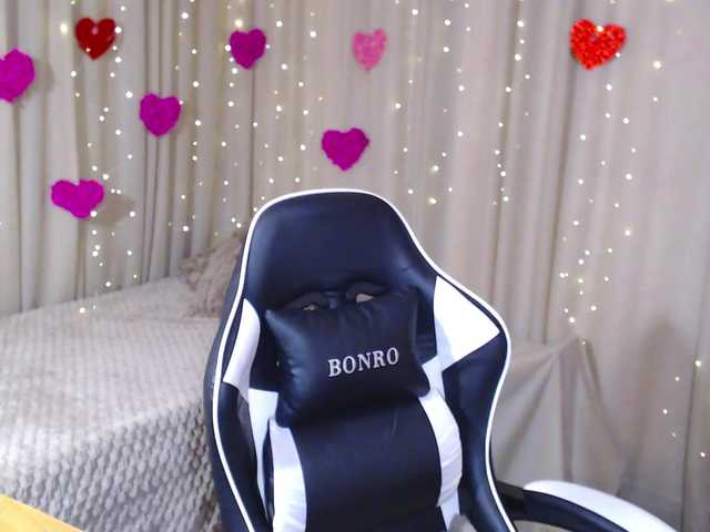 JillStevens's BongaCams show and profile