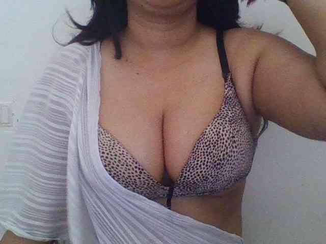 WildSarita22 webcam