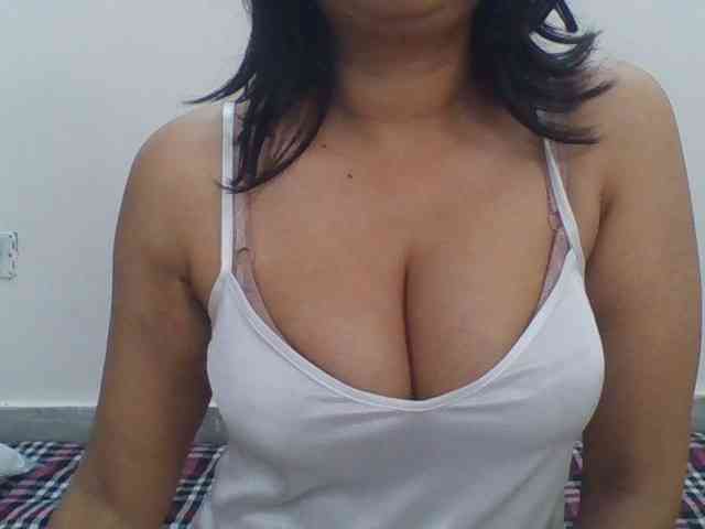 WildSarita22 webcam