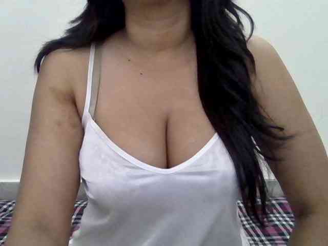 WildSarita22 webcam