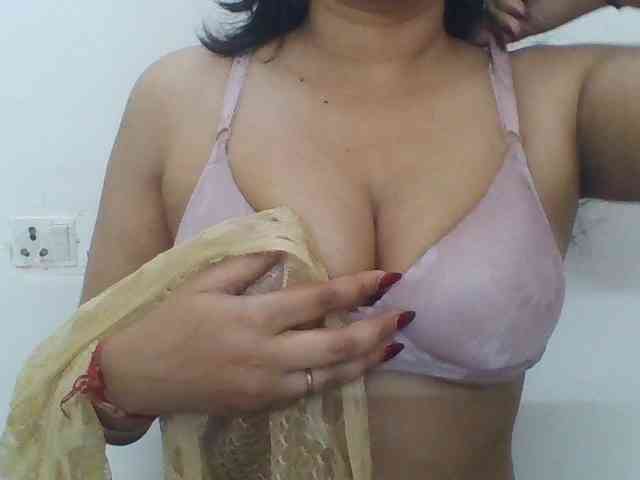 WildSarita22 webcam