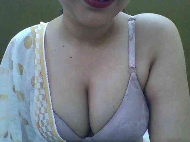 WildSarita22 webcam
