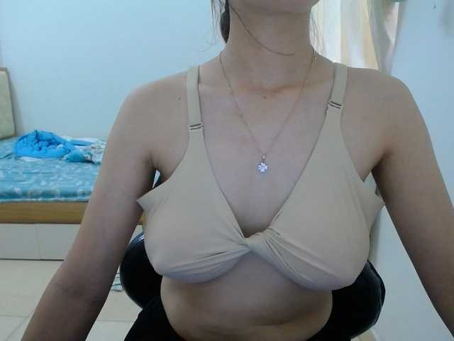 HotQueen93 live cam on BongaCams