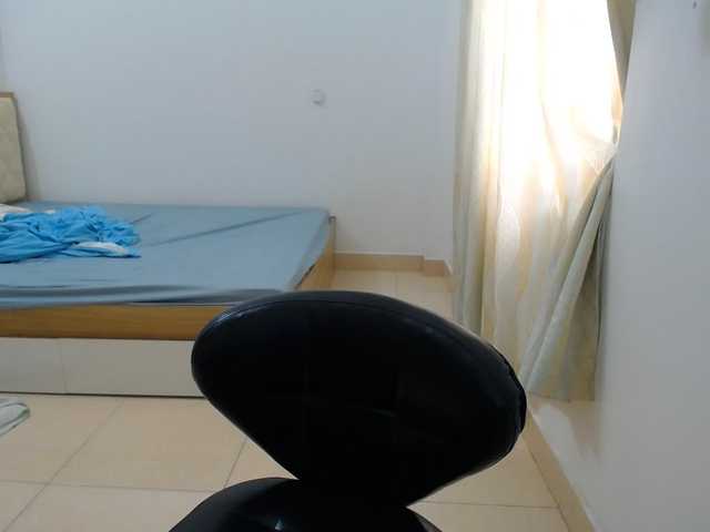 HotQueen93 live webcam show