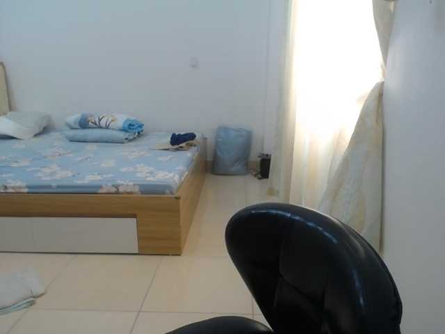 HotQueen93 live cam preview