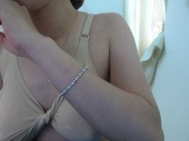 Sex chat gratuit in direct cu HotQueen93 pe BongaCams