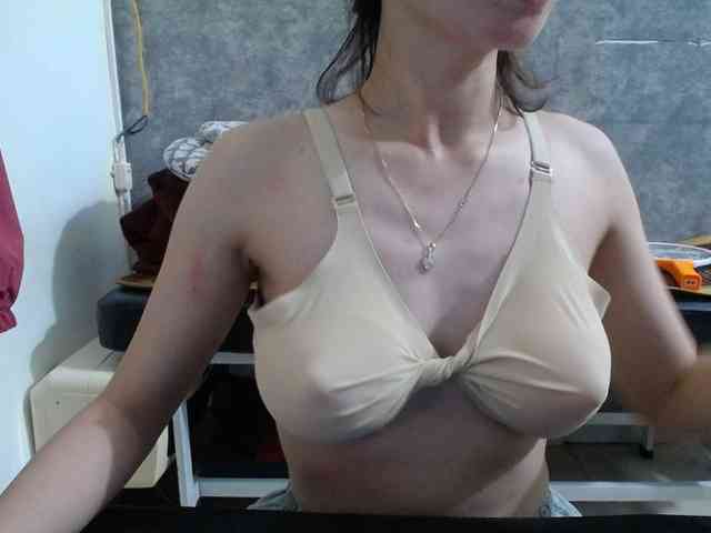 HotQueen93 webcam