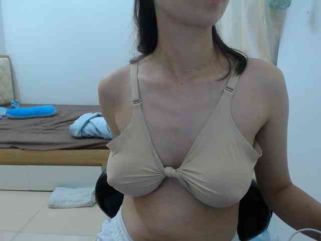 HotQueen93 webcam