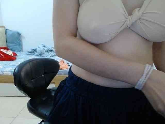 HotQueen93 webcam