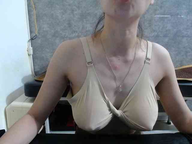 HotQueen93 webcam