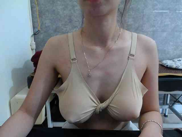 HotQueen93 webcam