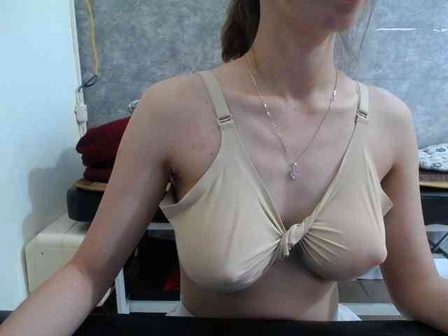 HotQueen93 webcam