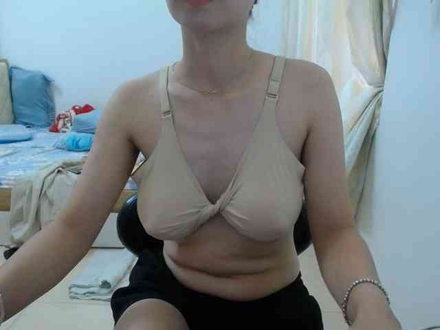 HotQueen93 webcam