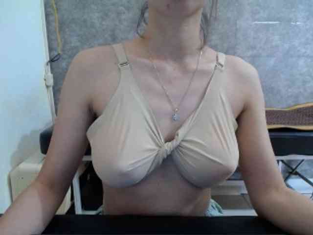 HotQueen93 webcam