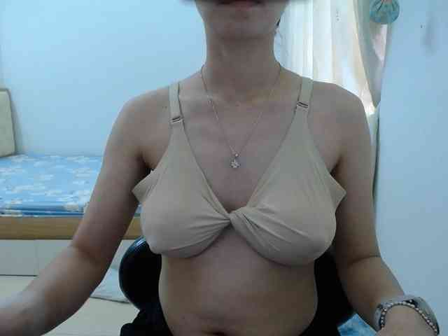 HotQueen93 webcam