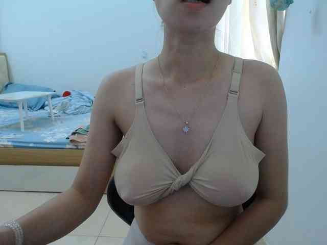 HotQueen93 HotQueen93