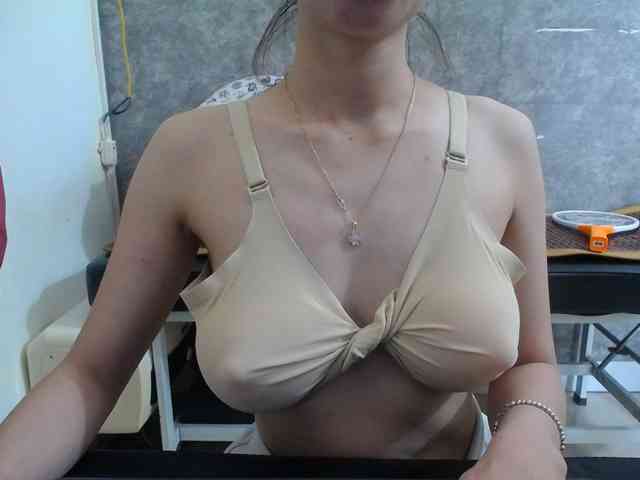 HotQueen93 webcam