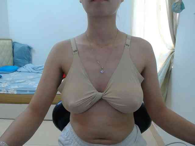 HotQueen93 webcam