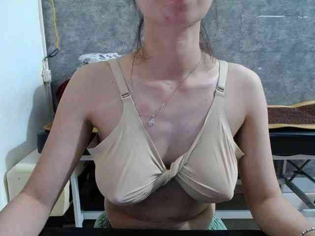 HotQueen93 webcam