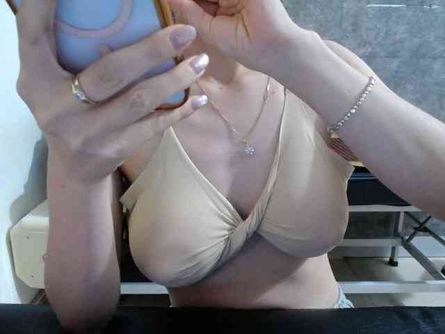 HotQueen93