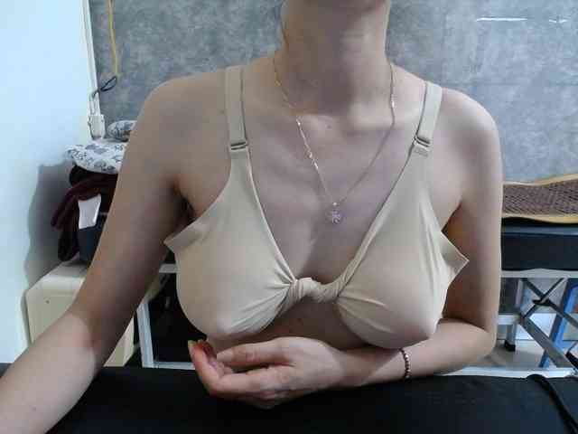 HotQueen93 webcam