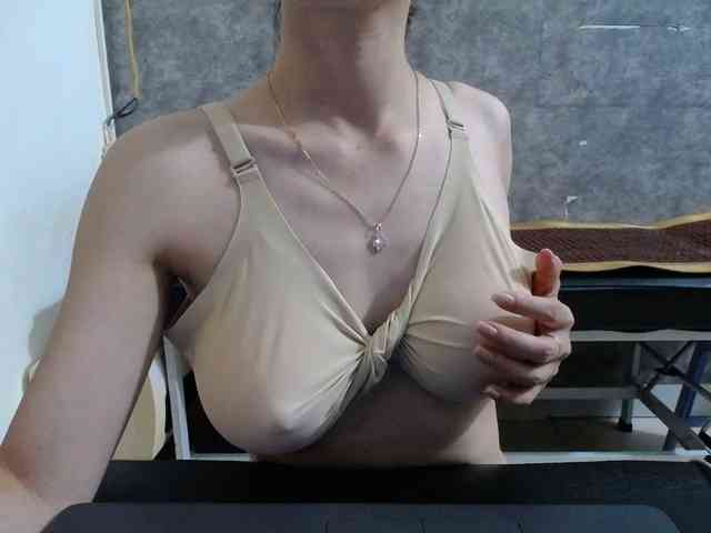 HotQueen93 webcam