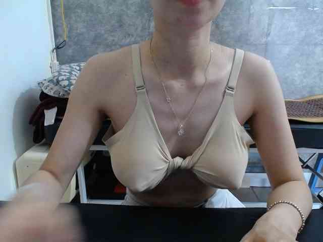 HotQueen93 webcam
