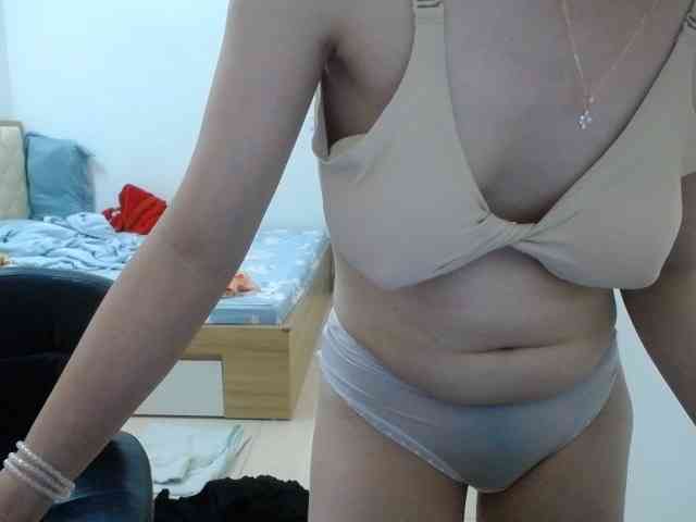 HotQueen93 webcam