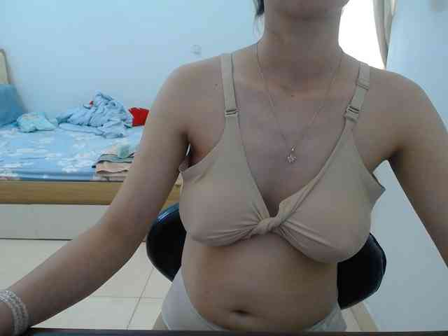 HotQueen93 webcam