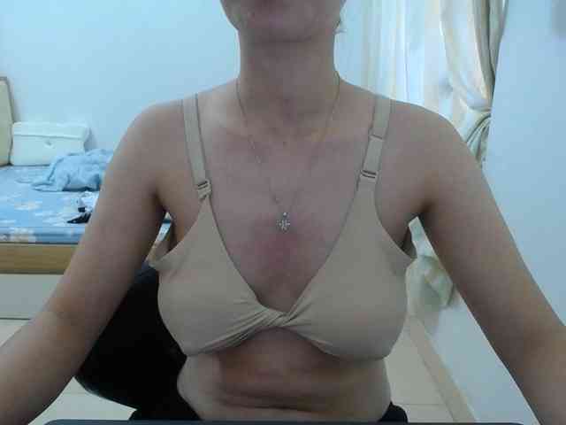 HotQueen93 webcam