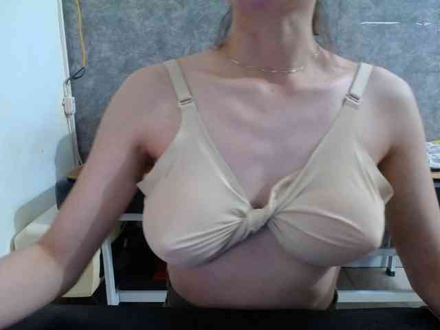 HotQueen93 webcam