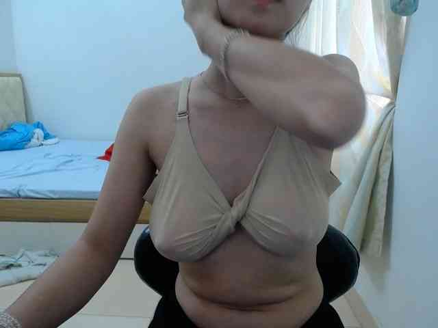 HotQueen93 Live Webcam on BongaCams