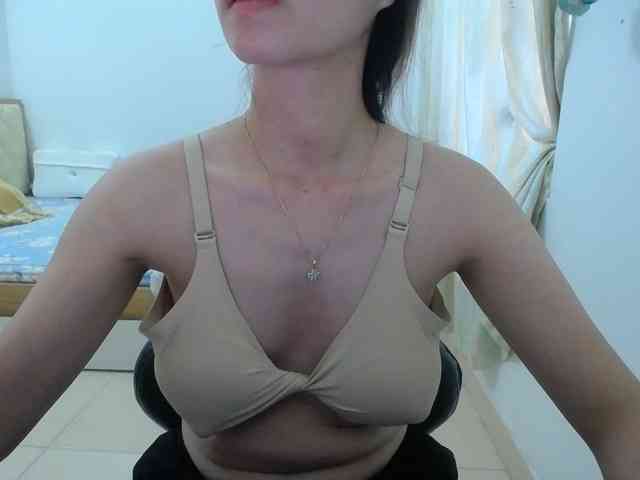 HotQueen93 webcam