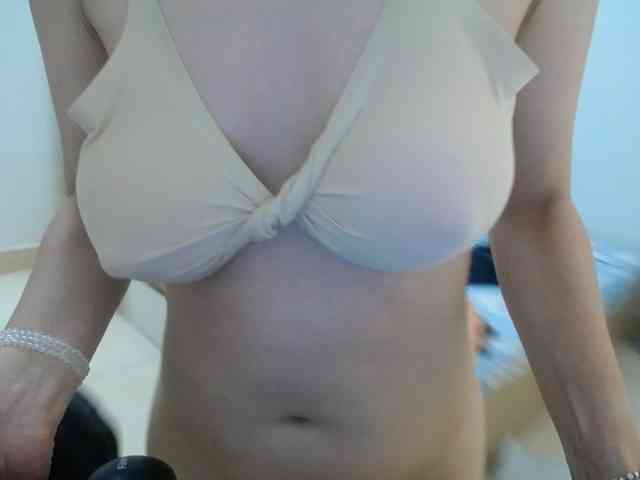 HotQueen93 webcam
