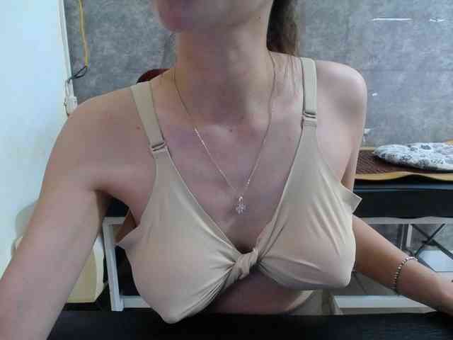 HotQueen93 webcam