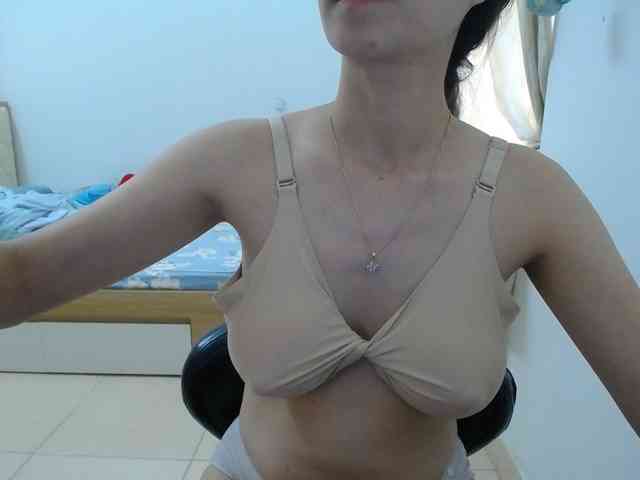 HotQueen93 webcam