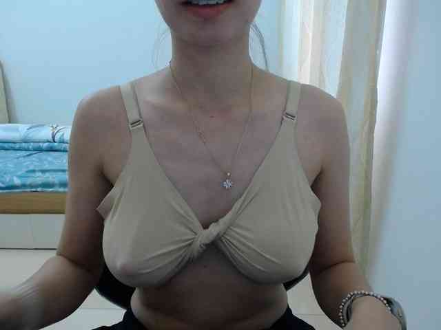 HotQueen93 webcam