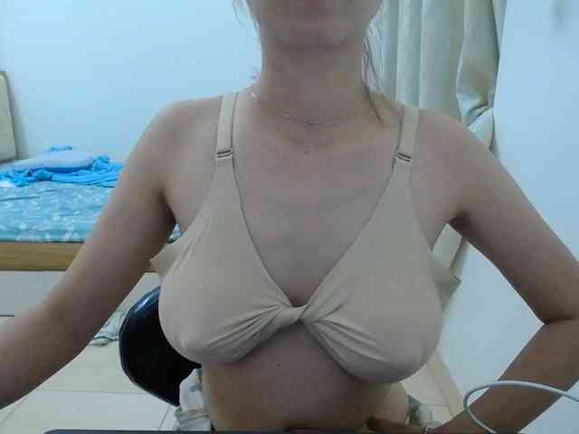 HotQueen93 webcam